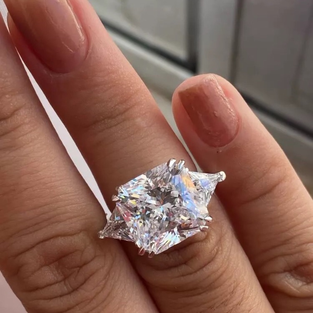 8ct Princess Cut Ring - Picture 3 of 13